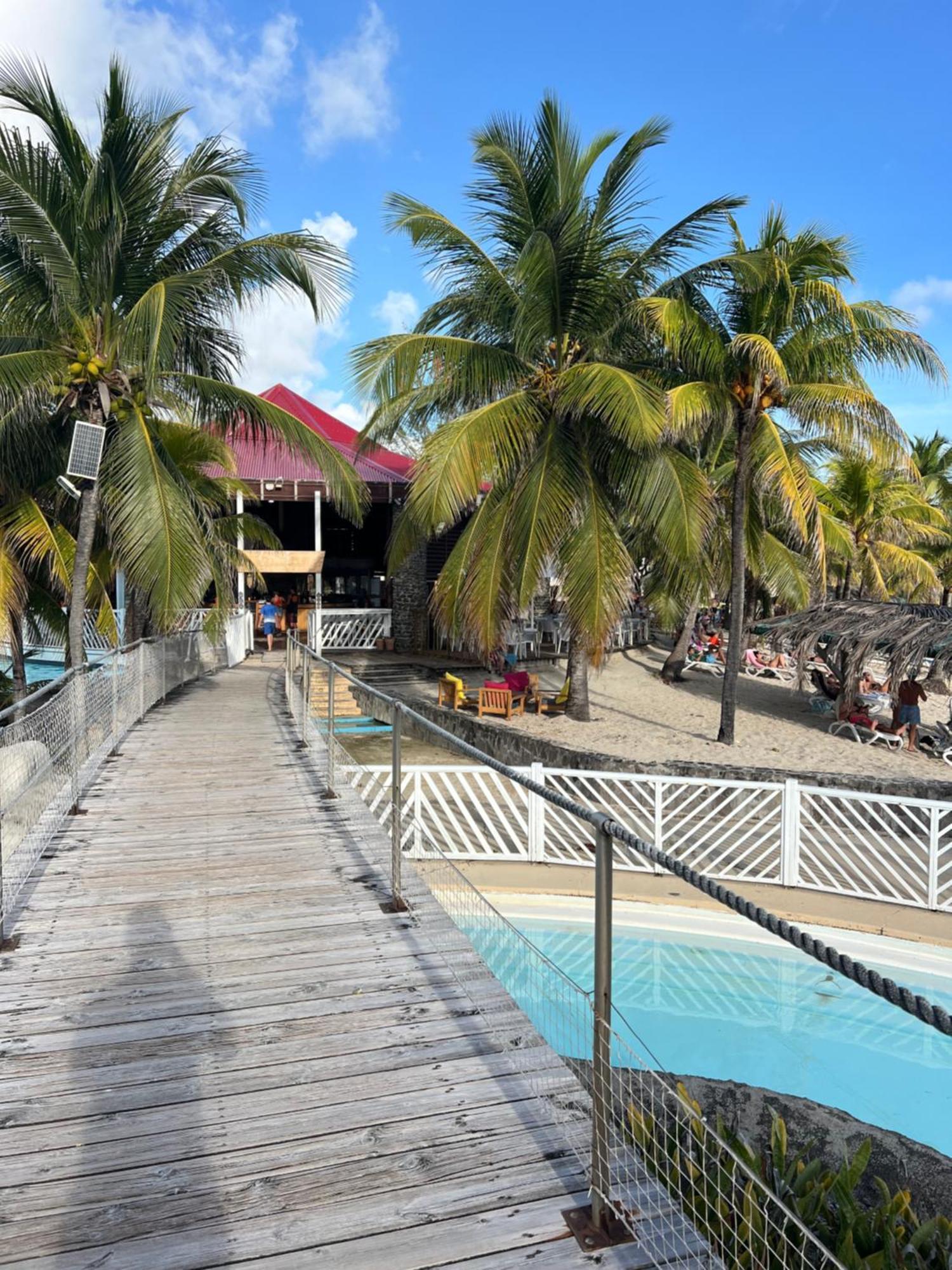 Studio Bord De Mer Avec Piscine - Le Manganao, Saint-Francois Exterior foto
